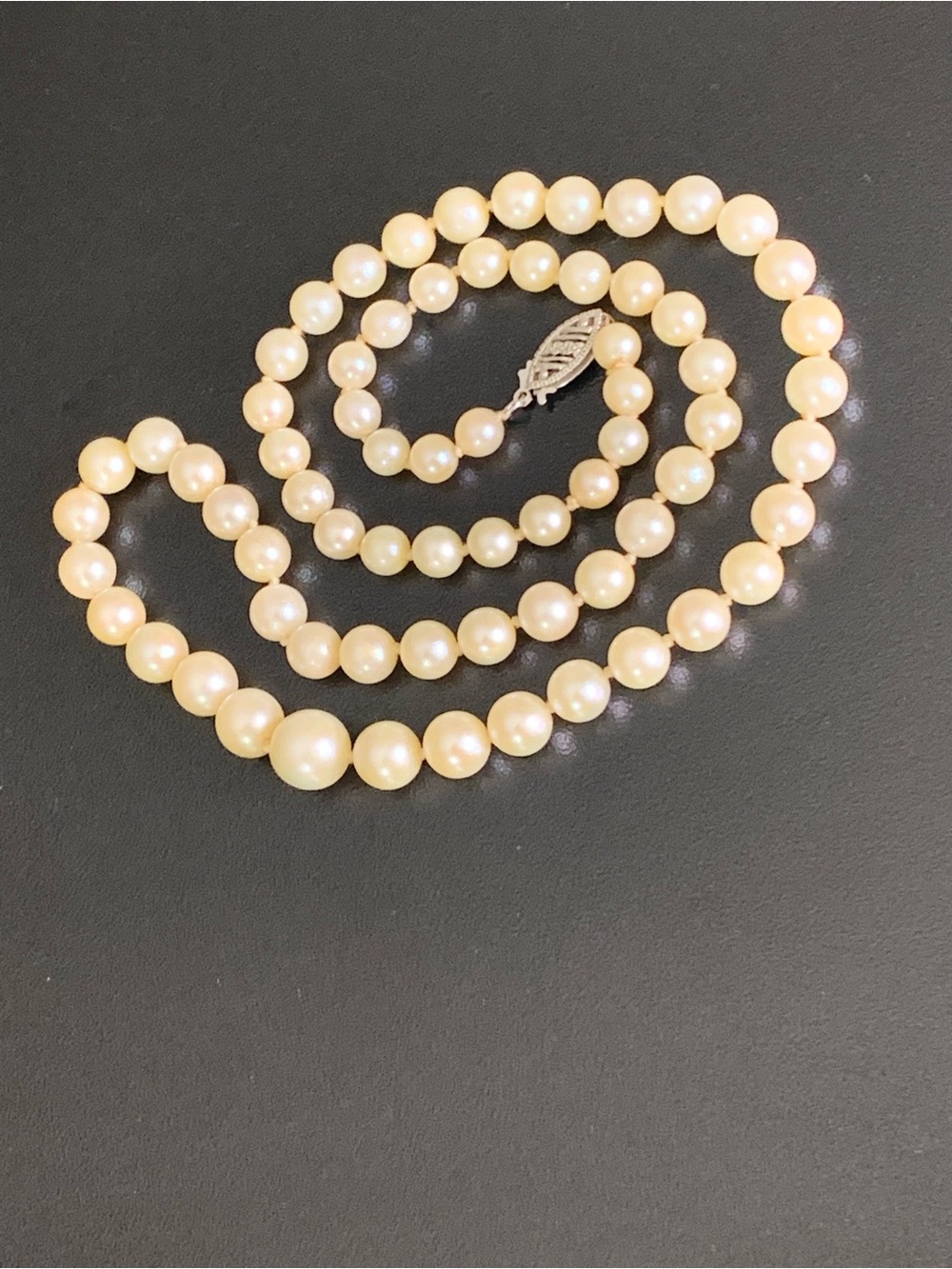 Vintage 14K White Gold Clasp 18" Graduated Pearl Necklace 5mm-8mm (18g )
